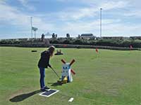 Putting at Marine Gardens