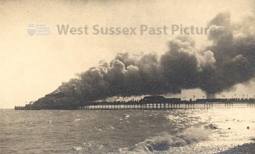 4d The 1933 fire on Worthing Pier - photo (image copyright West Sussex Past Pictures)