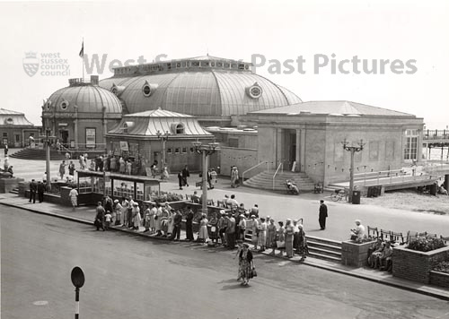 6c Denton Lounge on Worthing Pier - photo (image copyright West Sussex Past Pictures)