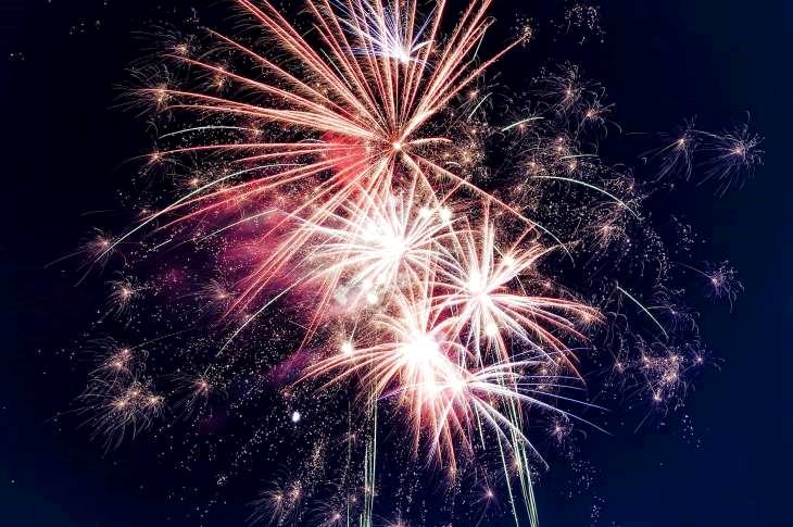 2019-10-28 - Fireworks (Pexels - 949592)