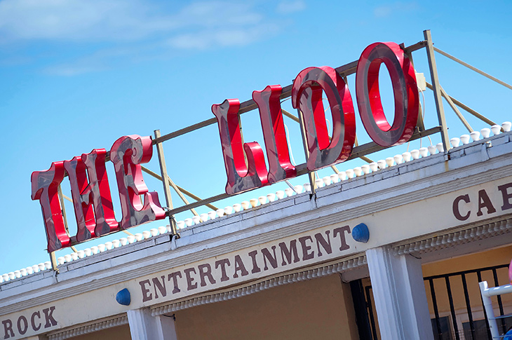 The Lido, Worthing - main entrance (sign)