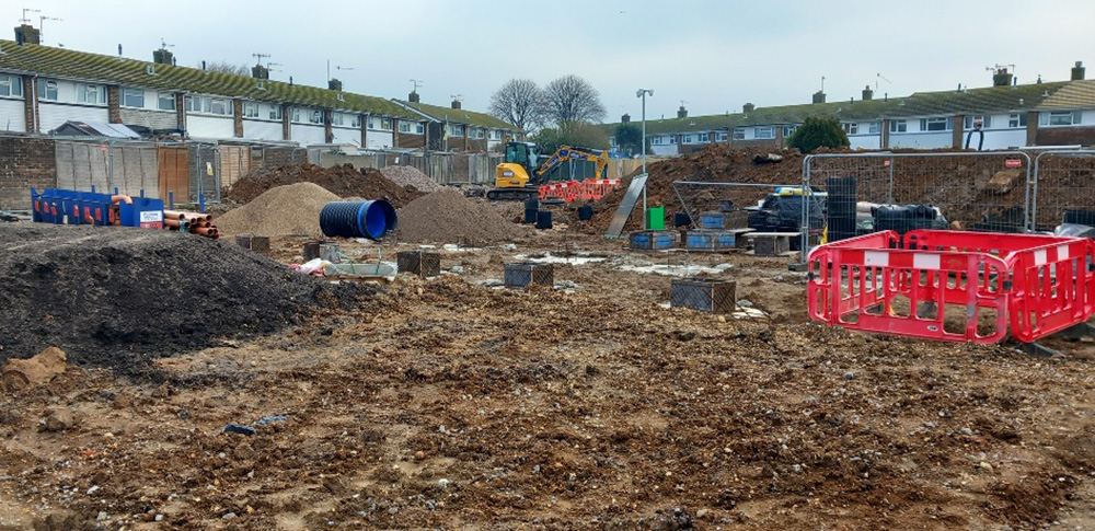 Gravelly Crescent, Lancing - March 2025 (1)