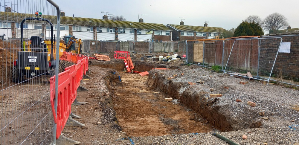 Gravelly Crescent, Lancing - March 2025 (2)