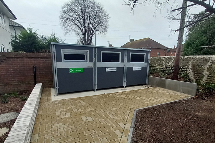 Victoria Road, Worthing - Tempest Court, recycling bins (Jan 2026)