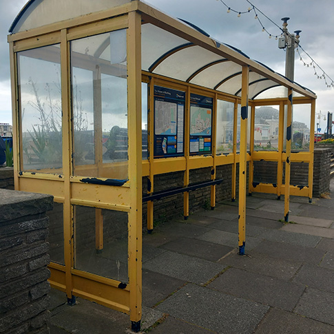 PR26-051 - Bus shelter on Marine Parade, Worthing (yellow)