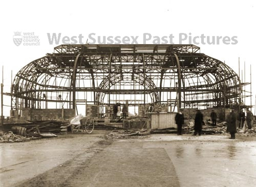 3a New Pavilion on Worthing Pier - photo (image copyright West Sussex Past Pictures)